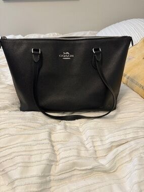 Coach Black Leather Zipper Tote with Silver Logo/ GREAT CONDITION